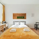 Classy Premium Apartment With Free Parking