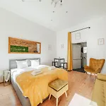 Classy Premium Apartment With Free Parking