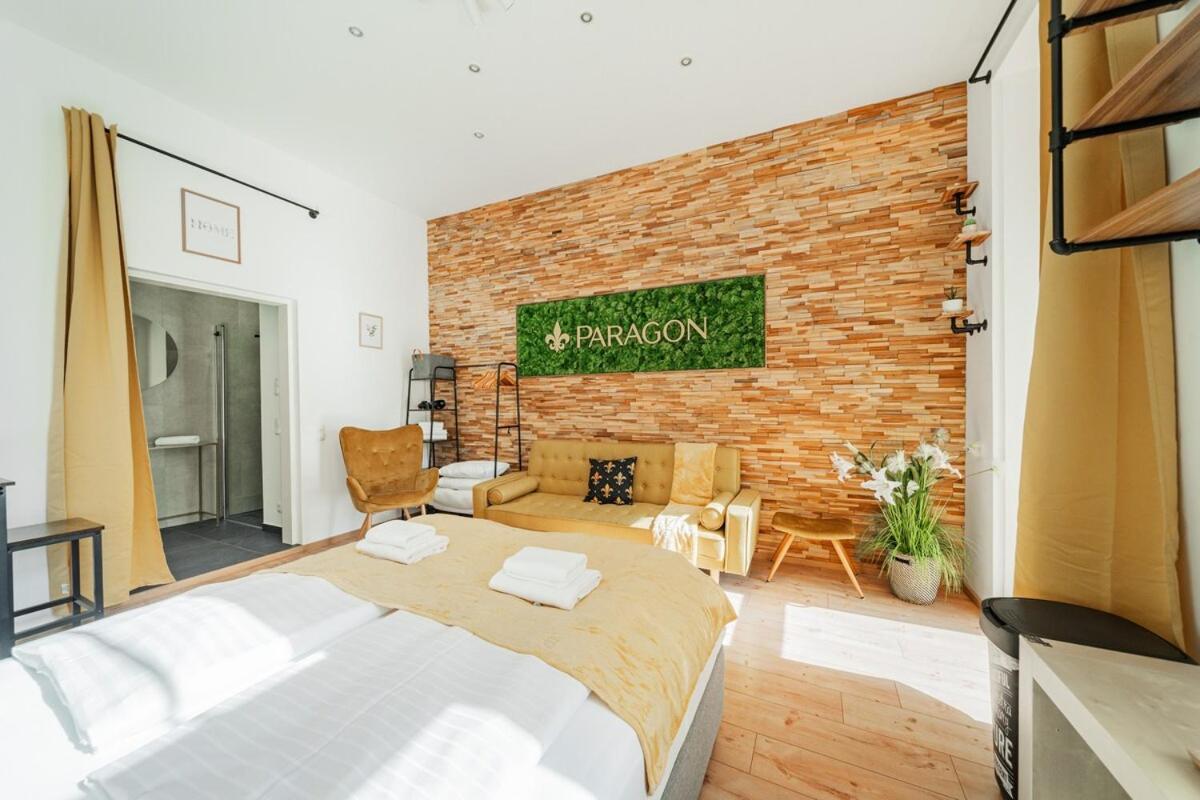Classy Premium With Free Parking Apartment
